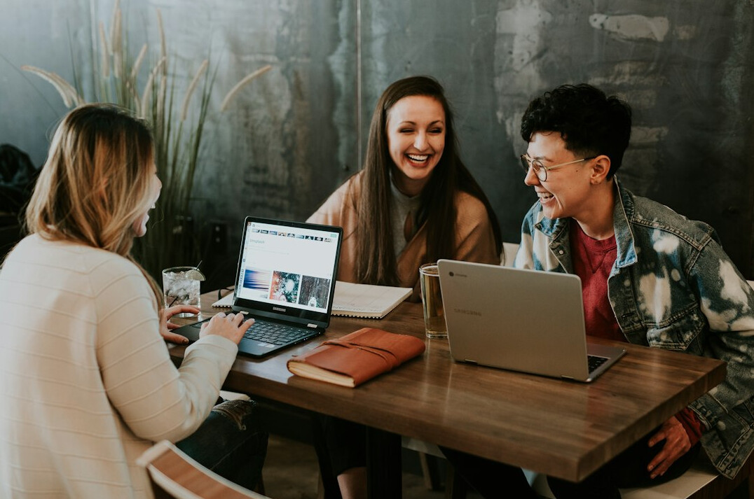 group of friends discussing online